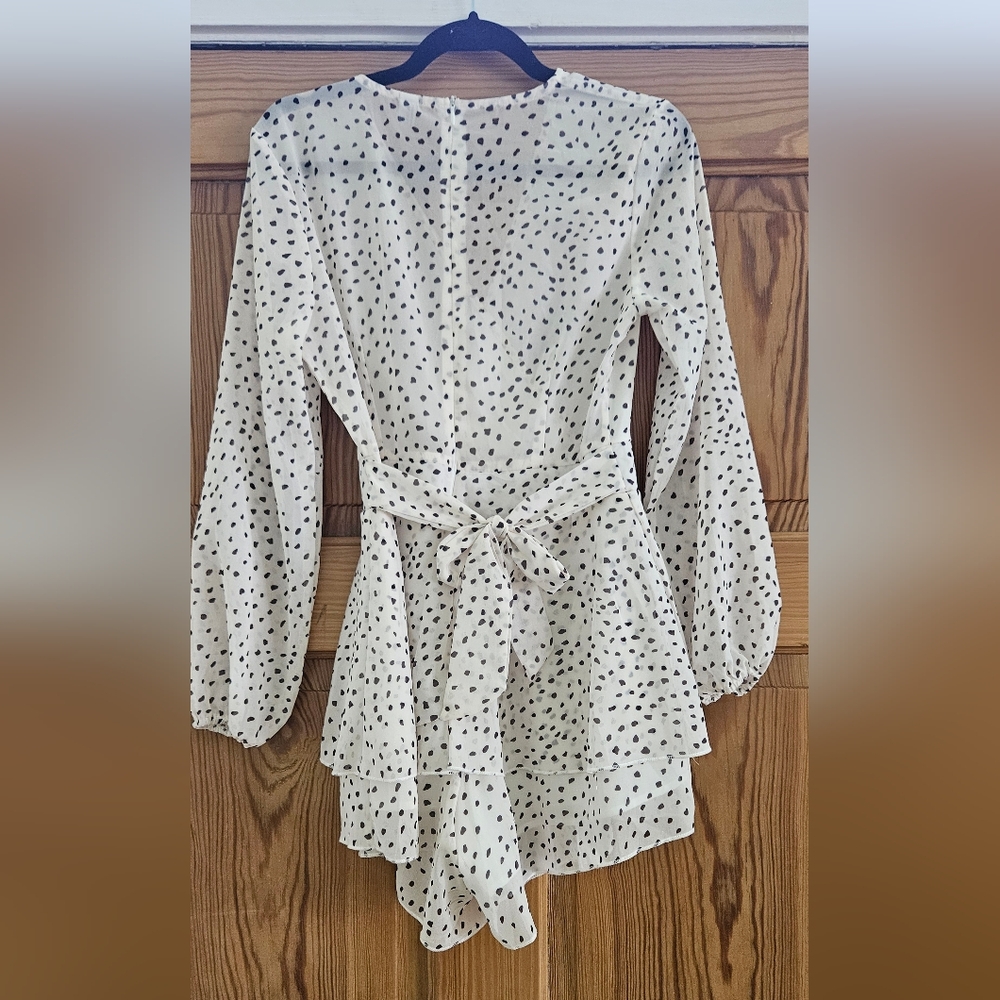 White & Blk Long Sleeve Shorts Romper Wrap Style Front, Tie Back, Sheer Overlay. - Picture 5 of 6